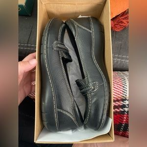 Women’s Clarks Black Shoes Size 7 In Box